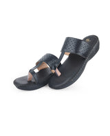 ladies heel comfort black chappals 100881