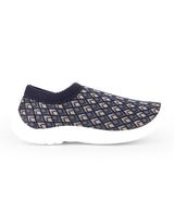 Ladies walking black shoes 208038