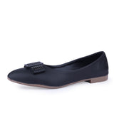 Ladies black shoes 27605