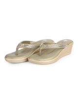 ladies heel party wear golden chappals 28017