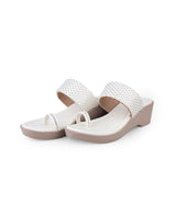 Ladies heels White chappals 28021