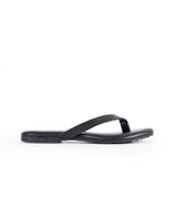 ladies flat black chappals 17040