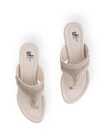 Ladies flat beige chappals 02102
