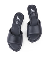 ladies flat black chappals 04724