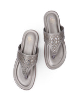 ladies fancy flat silver chappals 09877
