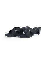 Ladies black Heel Chappal 18269