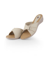 ladies heel beige chappals 19382