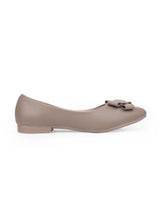 Ladies beige shoes 27613