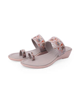 ladies heels beige chappals 63625